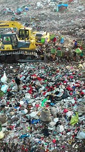 Tell the Government to make the ✅ right choice for our communities, wildlife, and the planet. Support a strong Global Plastics Treaty that limits plastic production and use by adding your name to the petition now! 👇 | Greenpeace Aotearoa