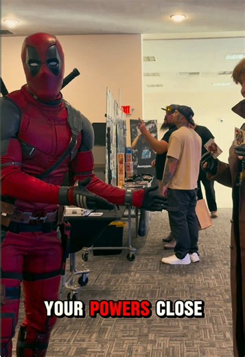 Deadpool and Gambit Meet at Comic Con