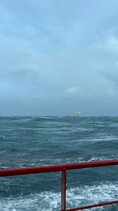Godmorgen ☕️ torsdag. Onsdagen ombord på #esvagt Cornelia, stadig ved Tambar feltet. Vejret, ja hvad kan man sige, ikke meget godt, men imponerende er det da. Som den flittige læser sikkert husker, skrev jeg i går “Esbjerg fredag for Crew change”, men sådan bliver det ikke. Vi er offshore, og alt kan ændre sig, så lige nu sigter vi efter lørdag. Alle ombord er ved godt mod, sjovt at ligge mærke til, hvordan vejret påvirker besætningen; fælles for alle er, at de glæder sig til at komme hjem, hvor