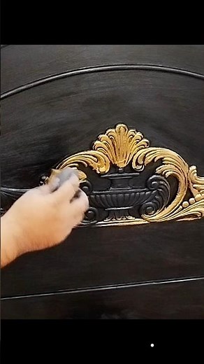 How to Make Shining Liquid Gold :: Gold Paint DiY