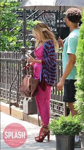Sarah Jessica Parker In Hot Pink Braves The Hot Weather On "And Just Like That" Set