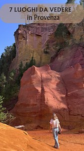 ✨ 7 luoghi imperdibili da vedere in Provenza Un mix di borghi, canyon, strade panoramiche e colori pazzeschi 🌿🏰 1️⃣ Moustiers-Sainte-Marie – casette di pietra, una chiesa arroccata e piccole cascate in paese 2️⃣Le Gole del Verdon – il canyon più profondo d’Europa, tra acque smeraldo e pareti imponenti 3️⃣Les Baux-de-Provence – un villaggio tra rovine e botteghe, il mio preferito 4️⃣Sentier des Ocres – un sentiero facile tra canyon dai colori incredibili 5️⃣ Roussillon – il borgo che prende pro