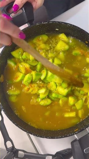 10ο και τελευταίο επεισόδιο της σειράς «Νηστεία» και φτιάχνουμε κολοκυθάκια γεμιστά στην κατσαρόλα