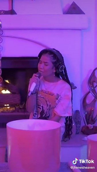 Magic hour acoustic performance | living room flow version #jhenéaiko #jheneaiko #chilombo #foryoupage