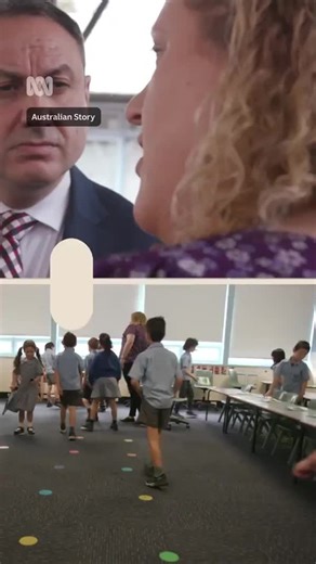 Ever heard of 'explicit teaching'? Some critics say the method is just old-fashioned teaching'. But Secretary of the NSW Department of Education, Murat Dizdar, says it works … and this is why. By Conor Duffy for Australian Story. Get the news that matters to you straight from the source. Download the ABC NEWS app: https://ab.co/abcnewsapp #Teaching #Education #AustralianStory #Learning #ABCNews | ABC News