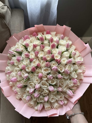 Tulips & Roses: The Perfect Floral Combo