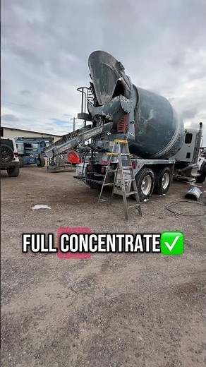 World’s #1 Concrete dissolver & cleaner! Watch how the concrete melts off!! #concrete #concreto