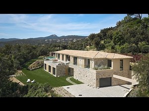 Luxury villa facing Saint-Tropez