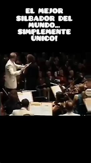 A74+® | ARTE & CULTURA | Él es el neerlandés Geert Chatrou @geertchatrou, quien nació en la ciudad de Sint Odilienberg en 1969 y desde 2018 viaja con el Cirque du... | Instagram