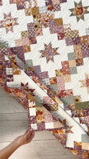 Curated. Pre-cut. Ready to sew. We’ve done all the prep work so you can start sewing this quilt top asap. And trust me when I say that you’re going to want to make this quilt— it’s downright gorgeous! This Ladder Pre-Cut Quilt Kits launches tomorrow (10/24) at 10am MT at quilt101.com. Get ready! Ladder Pre-Cut Quilt Kit: Pattern Designer: The Ladder Quilt Pattern by @thetipsyneedle Fabric: Evening on the Prairie by @officialmodernprairie for @rileyblakedesigns. Quilt Size: 50”x70” Level: Confide