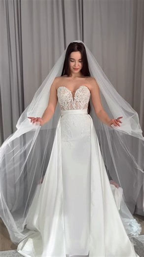 WEDDING DRESSES 💎 on Instagram: "This mermaid wedding dress features a detachable voluminous overskirt, creating a stunning two-in-one look. Elegant, feminine, and dramatic for the ceremony — sleek and sensual once the skirt is removed🤍 #wedding #bride #weddingdress #weddingday #bridetobe"