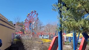 Supergirl Sky Flyer at Six Flags New England. Opened 2021. A Zamperla Endeavor 7 stories high. Speed 25 mph. 48" height requirement. #thrillitup | Six Flags New England Ultimate | Facebook