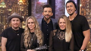 Colbie Caillat and Gone West Perform 'What Could've Been'