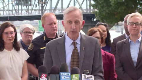 Seattle ‘stands united’ after Trump threatens troop deployment to Portland