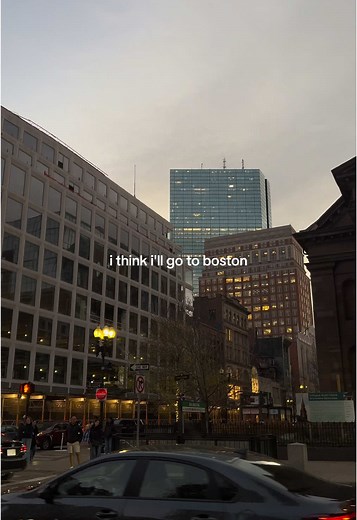 Exploring Boston in the Fall: A Local's Perspective
