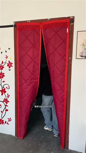 In winter, you must install a warm magnetic door curtain. cottonmencurtain Cotton door curtain
