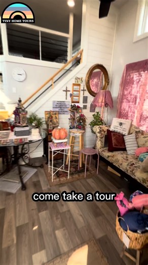 Could You Live in 400 Sq Ft? Manufacturer: Platinum Cottages | Tiny Home Tours