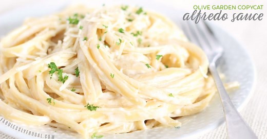 Creamy Olive Garden Alfredo Sauce (Easy Copycat Recipe 🍝)