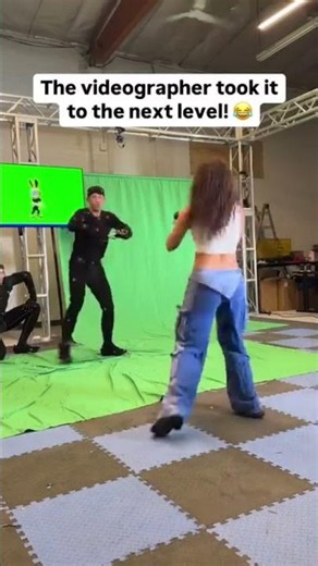 The videographer really took it to the next level 😂🔥