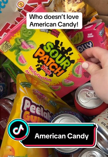 This American candy variety box contains all the good stuff, plus so much more! #candy #americancandy #america #sweets #tiktokmademebuyit