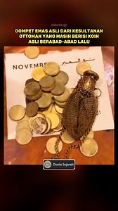 Dompet emas ini bukan sekadar benda antik, ia adalah saksi bisu kejayaan Kesultanan Ottoman, Istanbul Turki. Dibuat dengan tangan dari bahan mewah seperti sutra, benang emas, dan kain bordir halus, dompet ini dulu hanya dimiliki oleh kaum bangsawan dan keluarga istana. Yang membuatnya semakin istimewa, dompet ini masih menyimpan koin emas asli Ottoman di dalamnya tak tersentuh selama berabad-abad. Nilainya bukan hanya pada emasnya, tapi pada kisah yang dikandungnya, tentang kekayaan, status, dan