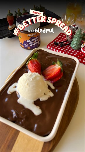 Nidhi Khosla on Instagram: "🎄🍫 Comment “CHOCOLATE” for the link of the Chocolate Hazelnut Almond Spread ✨ Extra 20% OFF with code NIDHI20 No oven ❌ No maida ❌ Just a warm, gooey Chocolate Pudding Cake — made in a kadhai 🤍 This one stays soft on top and turns into a saucy pudding underneath… perfect for cosy Christmas evenings ✨ 👇 Exact Recipe (save this!) Ingredients • ½ cup whole wheat flour • ¼ cup steel-cut oats (ground in mixer) • 3 tbsp cocoa powder • ⅓ cup brown sugar • 1 tsp baking po