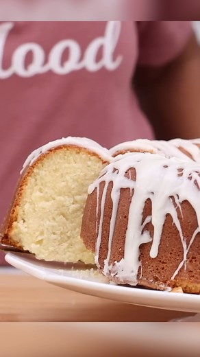 Million Dollar Pound Cake 💰 | Divas Can Cook