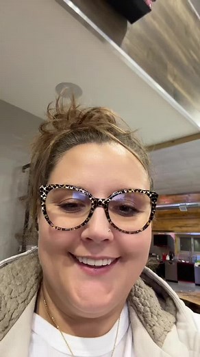 Learn how to do the basics in SharePoint to make your life easier! I would love to give you tips and tricks as I share where i found information and how I even got started. #sharepoint #powerapps #onedrive #lovemyjob