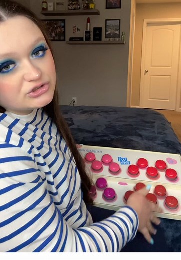 Robert Welsh Makeup Tutorial featuring Fwee Blurry Pudding Pot | Brow Freeze Anastasia