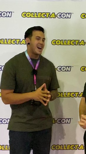 The Digimon Movie is one of my favorite anime movies or all time! Hearing Bryce talk about his role as voicing Red Greymon in the Digimon Movie remake is so incredibly cool. And even cooler because his father voiced the original Red Greymon. RIP Bob Papenbrook #digimon #brycepapenbrook #collectacon #greymon