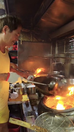 Exploring the Best Seafood Dishes in Hong Kong at Oi Man Sang