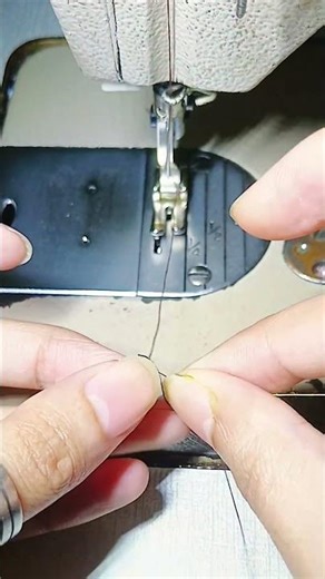 It turns out this is the easiest way to connect sewing thread #sewing #handmadecraft #diyproject