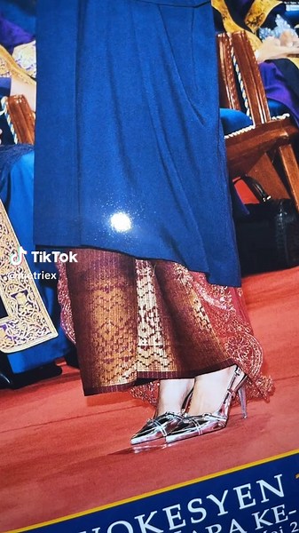 Confident Uitm Convocation Look