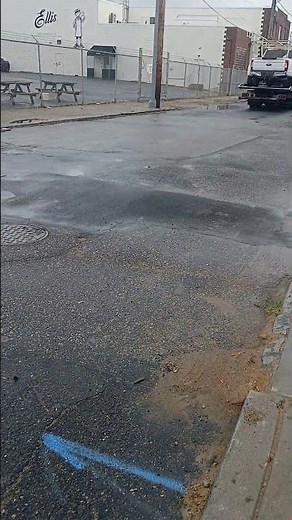 An M2 Freightliner towing a Dually