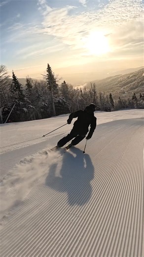 3.2K views · 46 reactions | We've been treated to some truly stunning early mornings lately. Cold, very cold, but beautiful views and skiing! #GearForSkiersBySkiers | SkiEssentials.com | Facebook