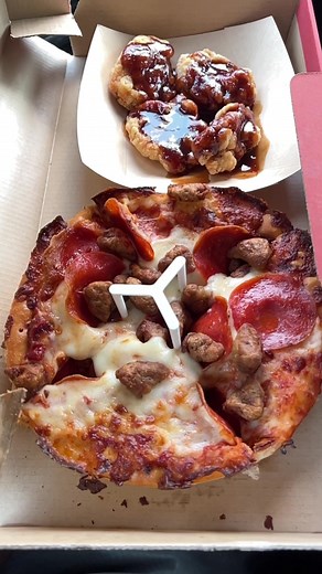 Pizza Hut My Hut Box Food Review in Florida