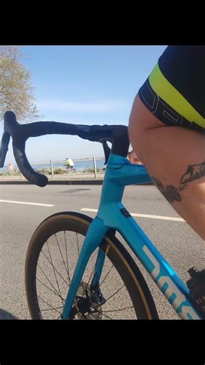 Passeando pelo Porto de bike #lifestyle #porto #travel #caminhoparaumavidamelhor #sworks #bmc