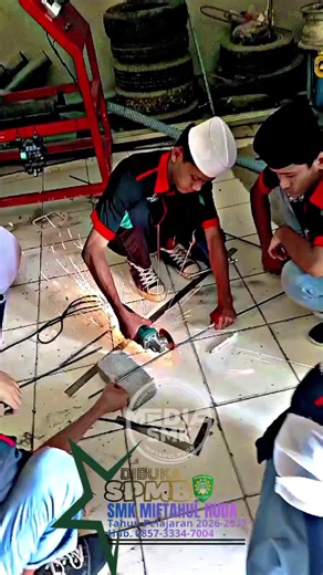 Praktik pengelasan Jurusan TKR #smk #las #smkbisa #spmb20262027 #fypage