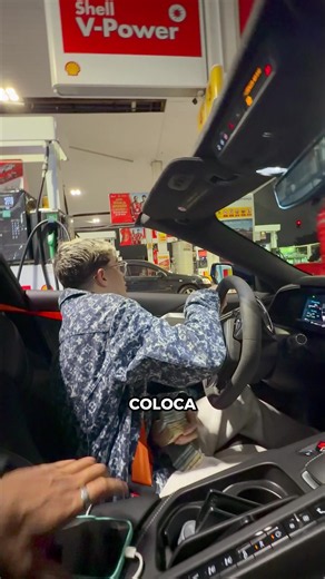 Pagando R$5.000 em vapor: reação do homem venezuelano