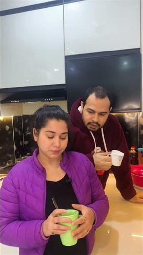 Pitne se bach gya 🤭 #shortsfeed #comedy #funny #yt #couplecomedy #viral #newyoutuber #shortsviral