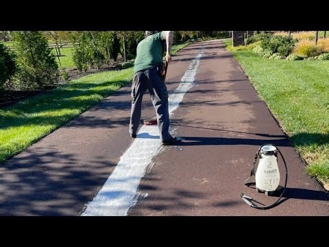 How to clean an oil spill using oil solutions clean up products Www.cleaningupoil.com