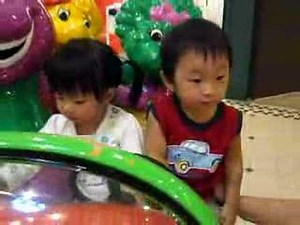 Barney ride with kelly at tanglin Mall 2 June 07