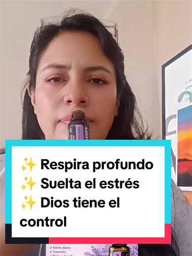 Tu mente no se apaga? 😔 ¿Sientes tensión, estrés o dolor de cabeza? Haz esto conmigo 💚 ✨ Inhala menta ✨ Coloca una gota en tus sienes ✨ Respira profundo… y suelta 🌿 El aceite de menta ayuda a: ✔ Despejar la mente ✔ Reducir tensión ✔ Dar claridad y enfoque 🙏 Y mientras respiras… entrégale todo a Dios No tienes que cargarlo sola ✨ Hoy decides soltar y descansar 📲 Escríbeme si quieres aprender a usar los aceites correctamente #Menta #AceitesEsenciales #Estrés #Ansiedad #PazMental 💚