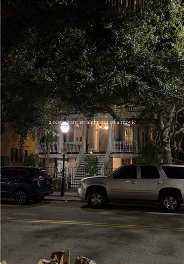 Explore Charleston's Culinary Delights: Top Restaurants