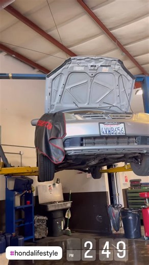 Henry's Auto Service on Reels