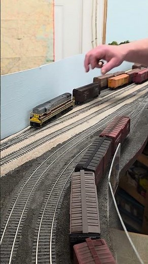 switching on Rich Steinman's Lackawanna Railroad HO scale layout