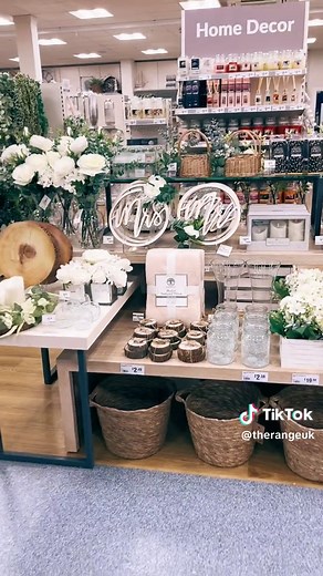 Affordable Wedding Collection: Save on Floristry & Decor