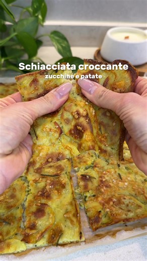 Schiacciata di Zucchine e Patate Croccante | Ricetta Sfiziosa