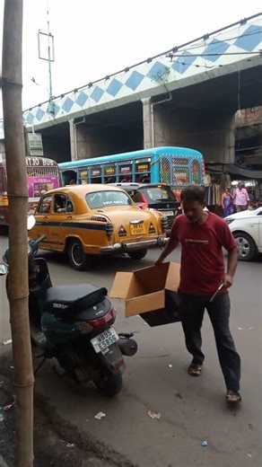 Box wrapping prank #funny #comedyforever #funnyprank #comedy #comedymove #prankideas #comedyvidoes