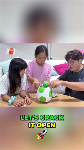 Emma & Kate Meet the NEW Hatchin' Yoshi Toy!